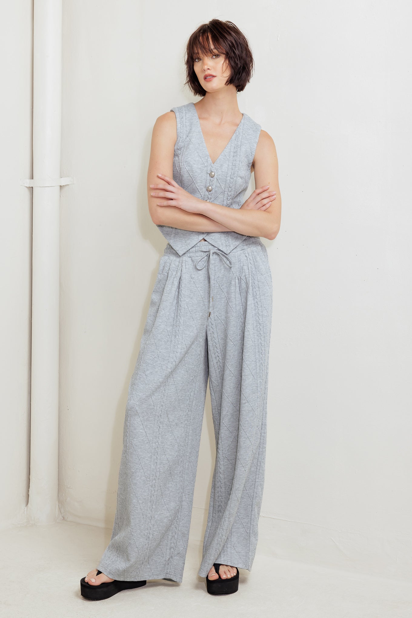 CITY RIVETS KNIT VEST
