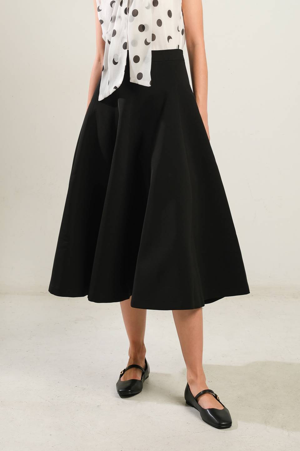DELICATE TOUCH WOVEN SKIRT