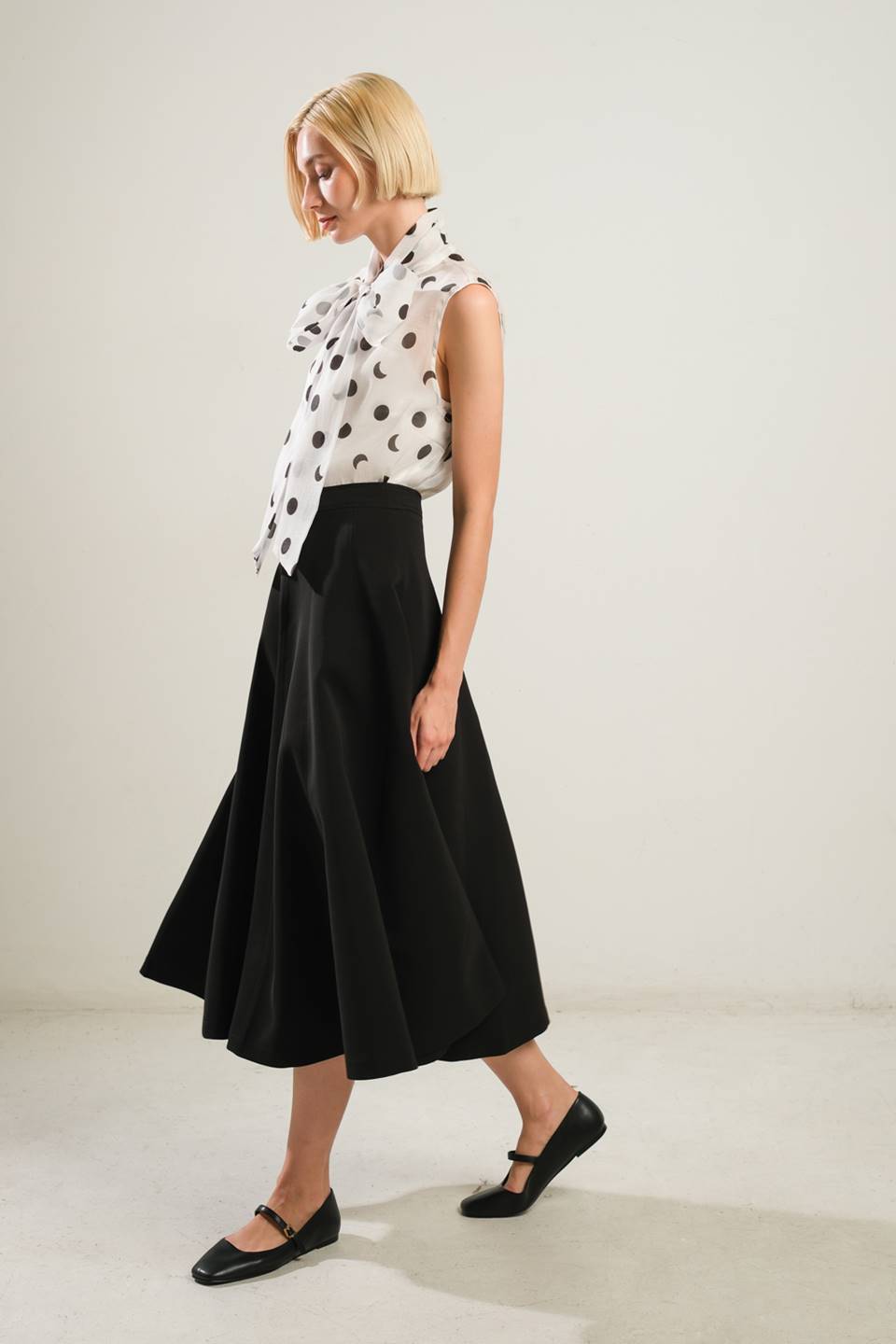 DELICATE TOUCH WOVEN SKIRT