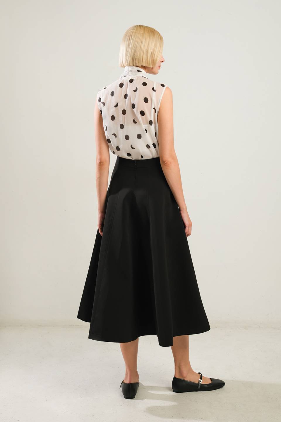 DELICATE TOUCH WOVEN SKIRT