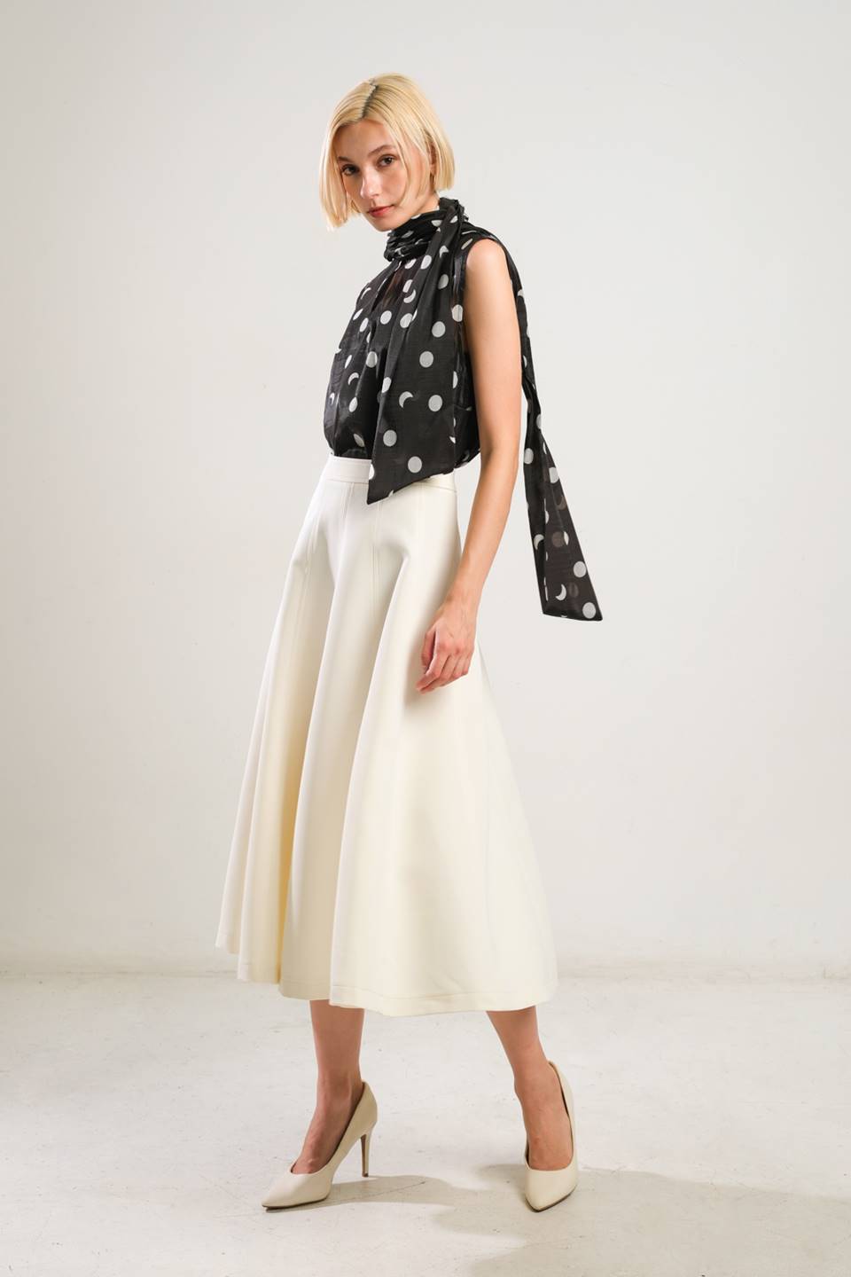 DELICATE TOUCH WOVEN SKIRT