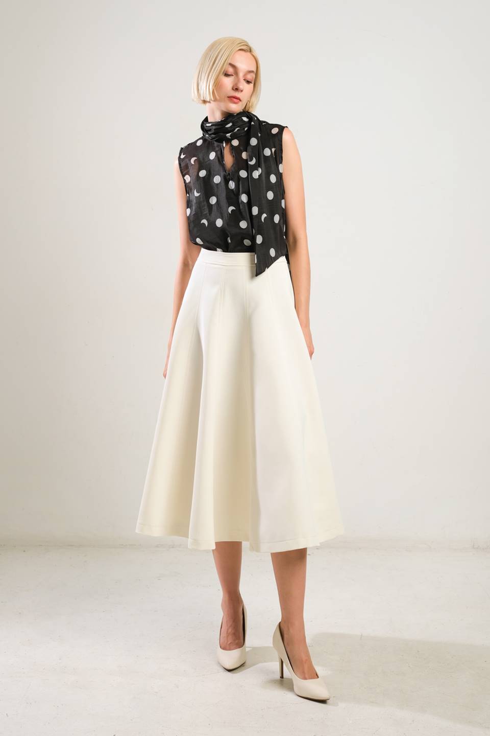 DELICATE TOUCH WOVEN SKIRT