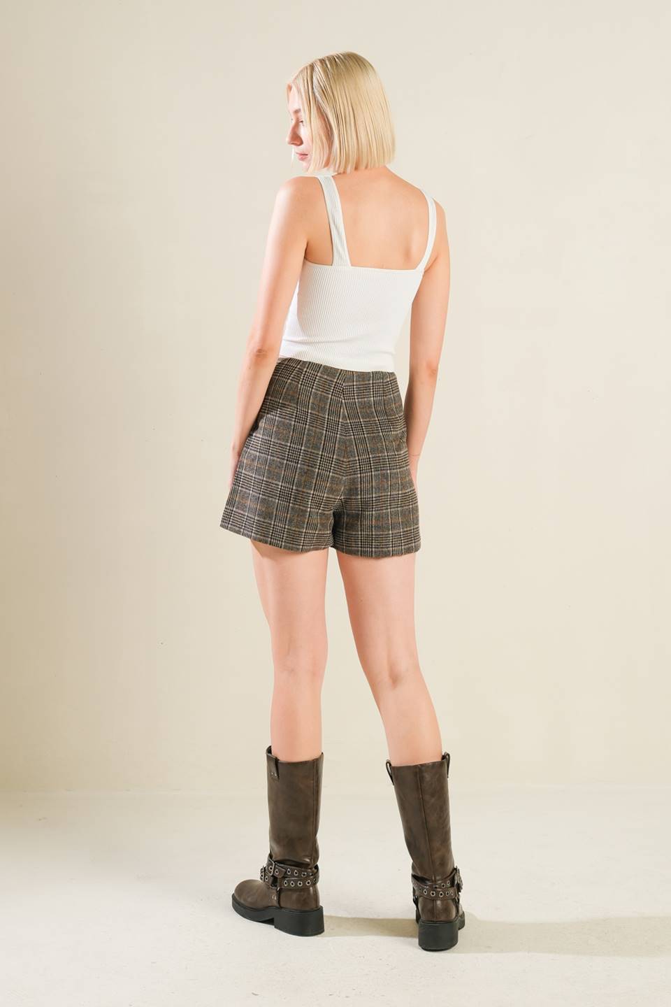 ETERNAL DEVOTION PLAID SKORT