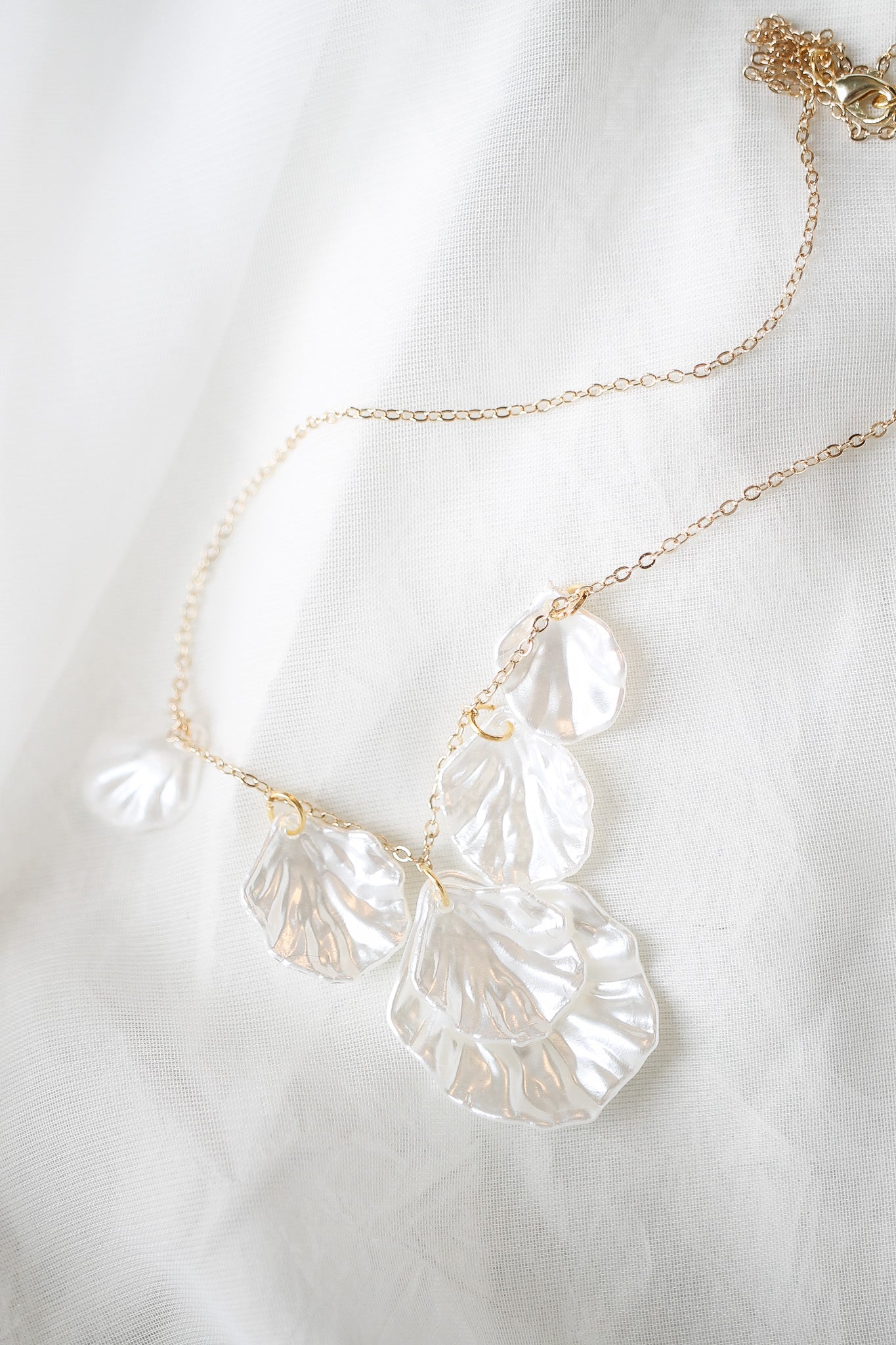 Aquamarine Necklace in Shell