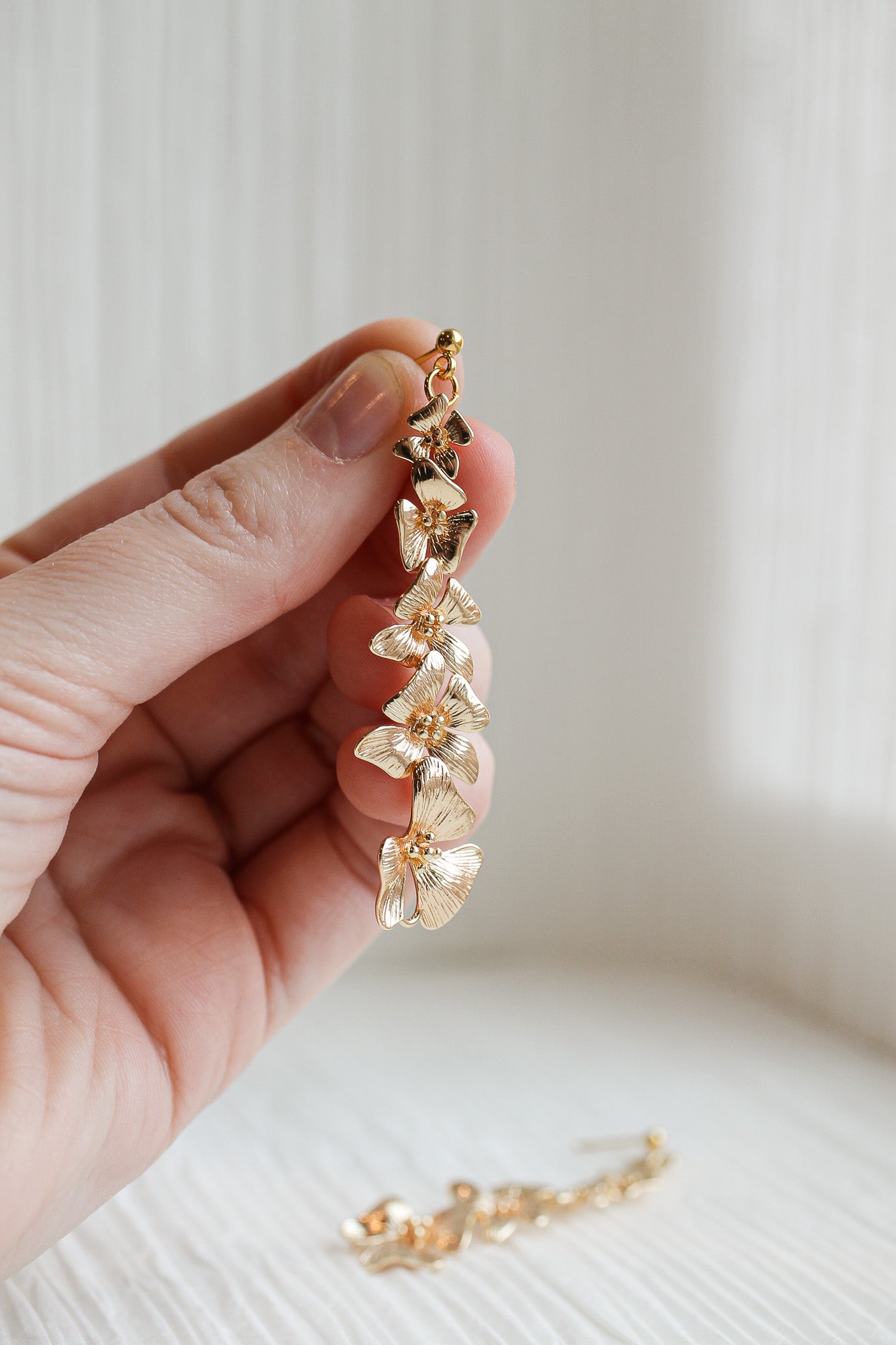 Annabeth Flower Dangle in Gold
