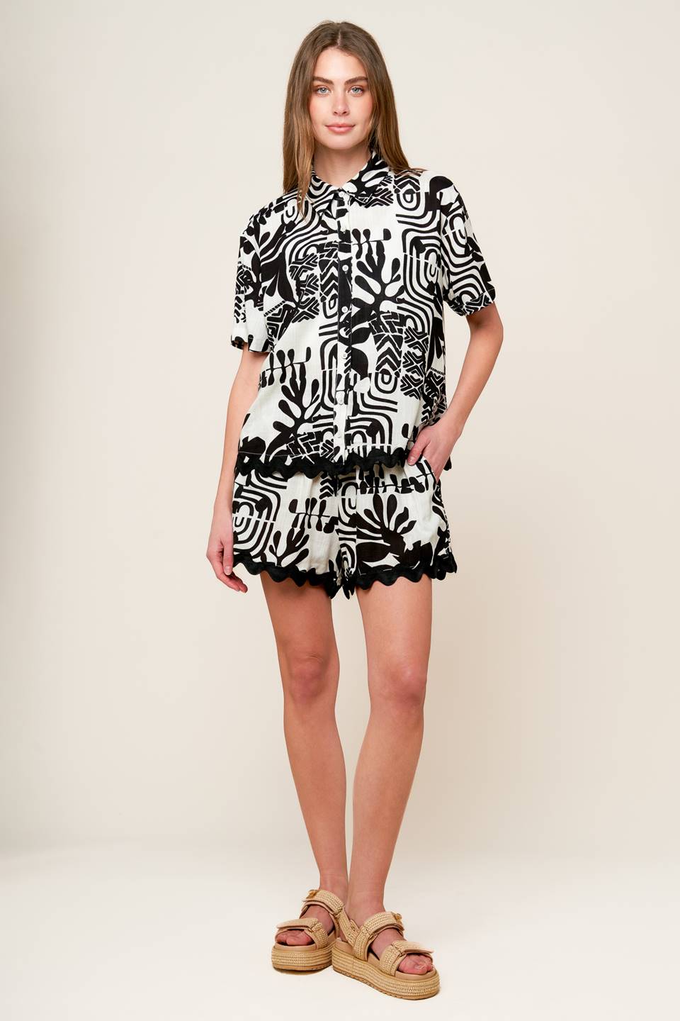 FEEL THE RUSH WOVEN TOP AND SHORTS SET