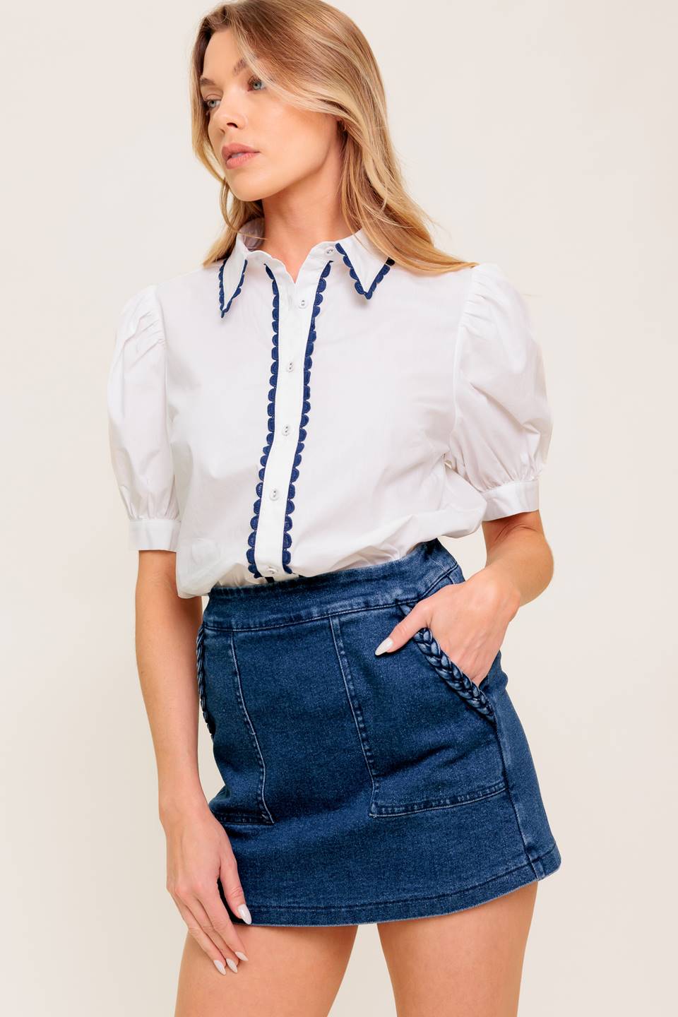 DEEP CONNECTION WOVEN TOP