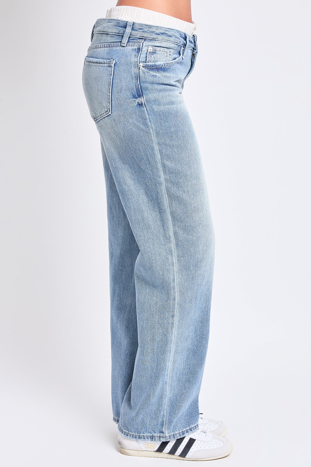 Women's Mid Rise Relax Fit Wide Leg Boxer Jeans