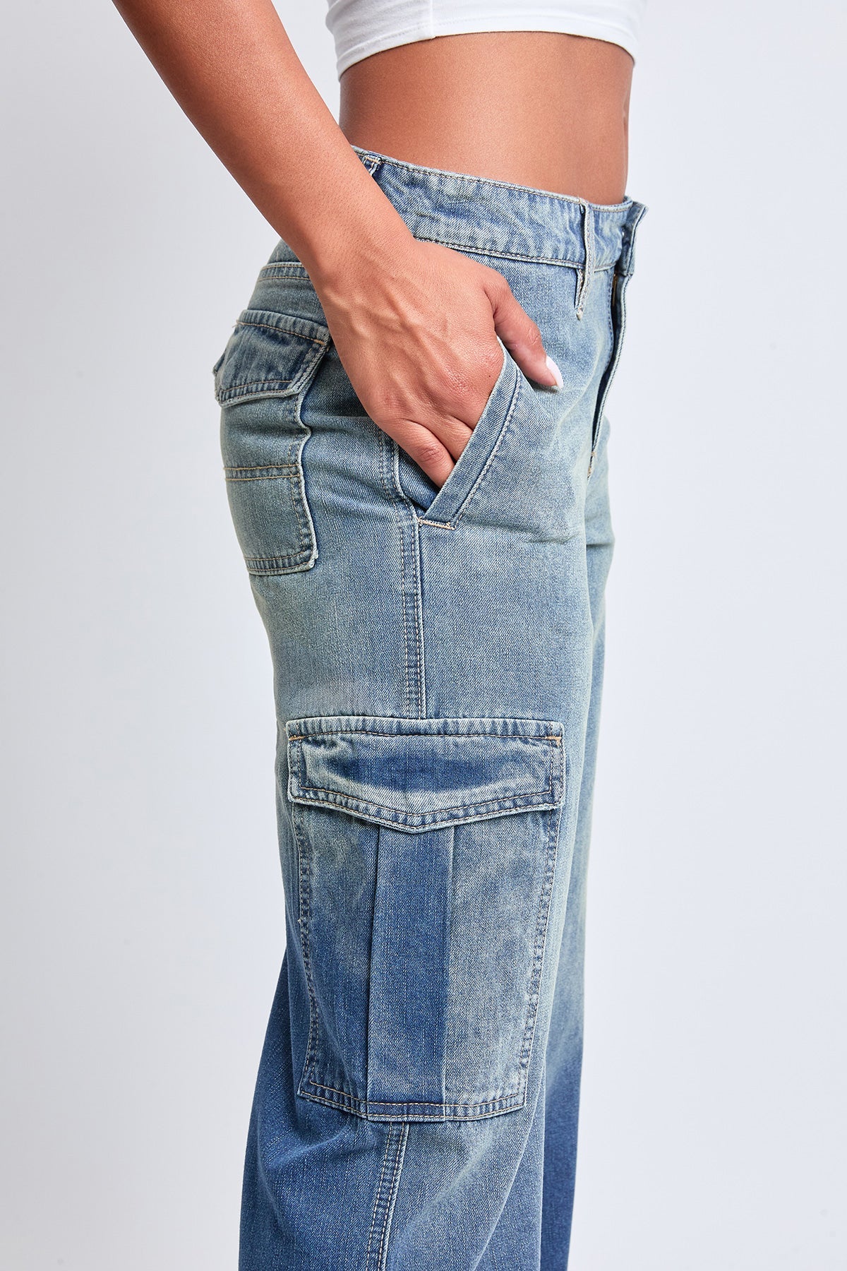 Women's Relax Fit Cargo Wide Leg Jeans