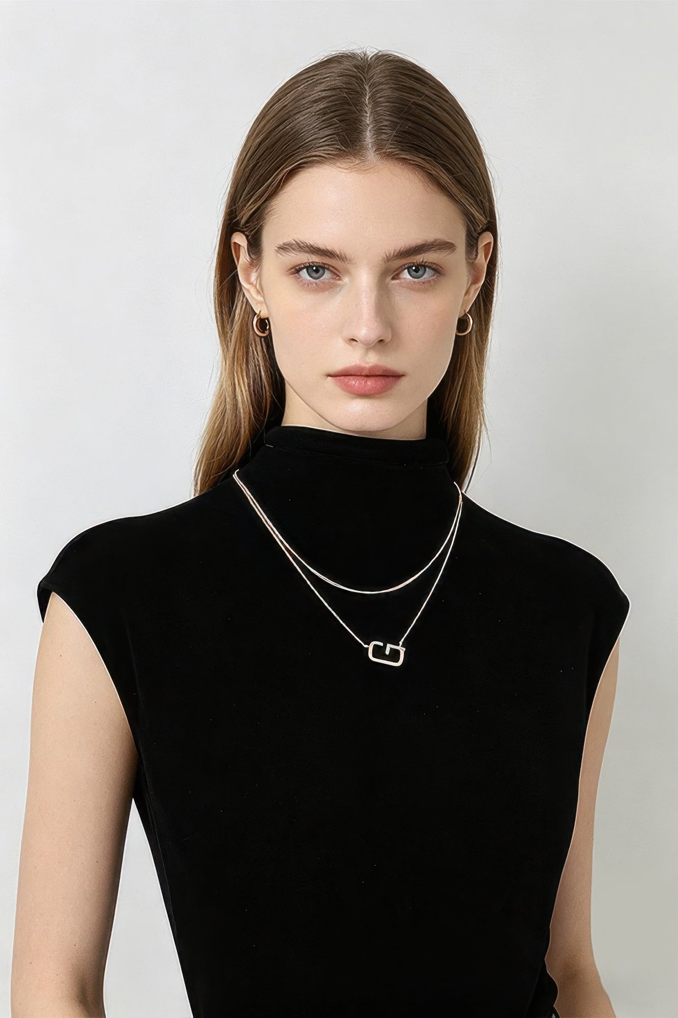Polished G Pendant Chain Necklace