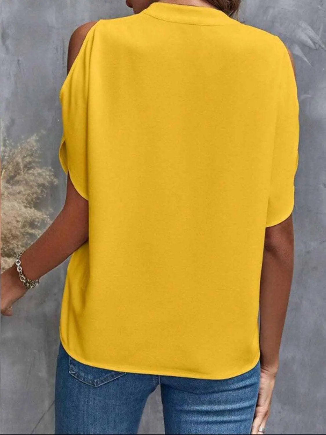 T-Shirts Trendsi just arrived - Chic notched cold shoulder blouse