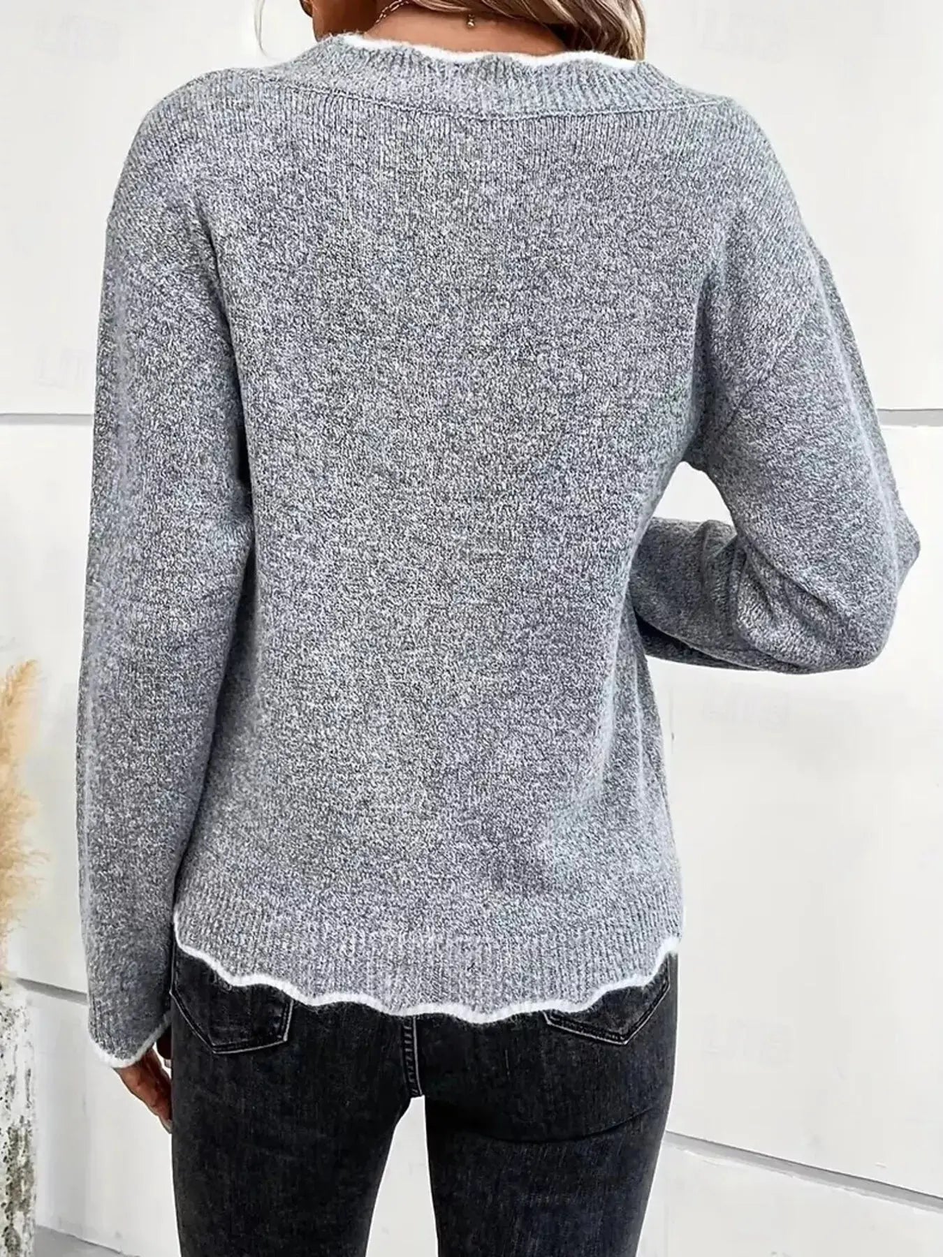 Scalloped Trim Plus Size V Neck Sweater