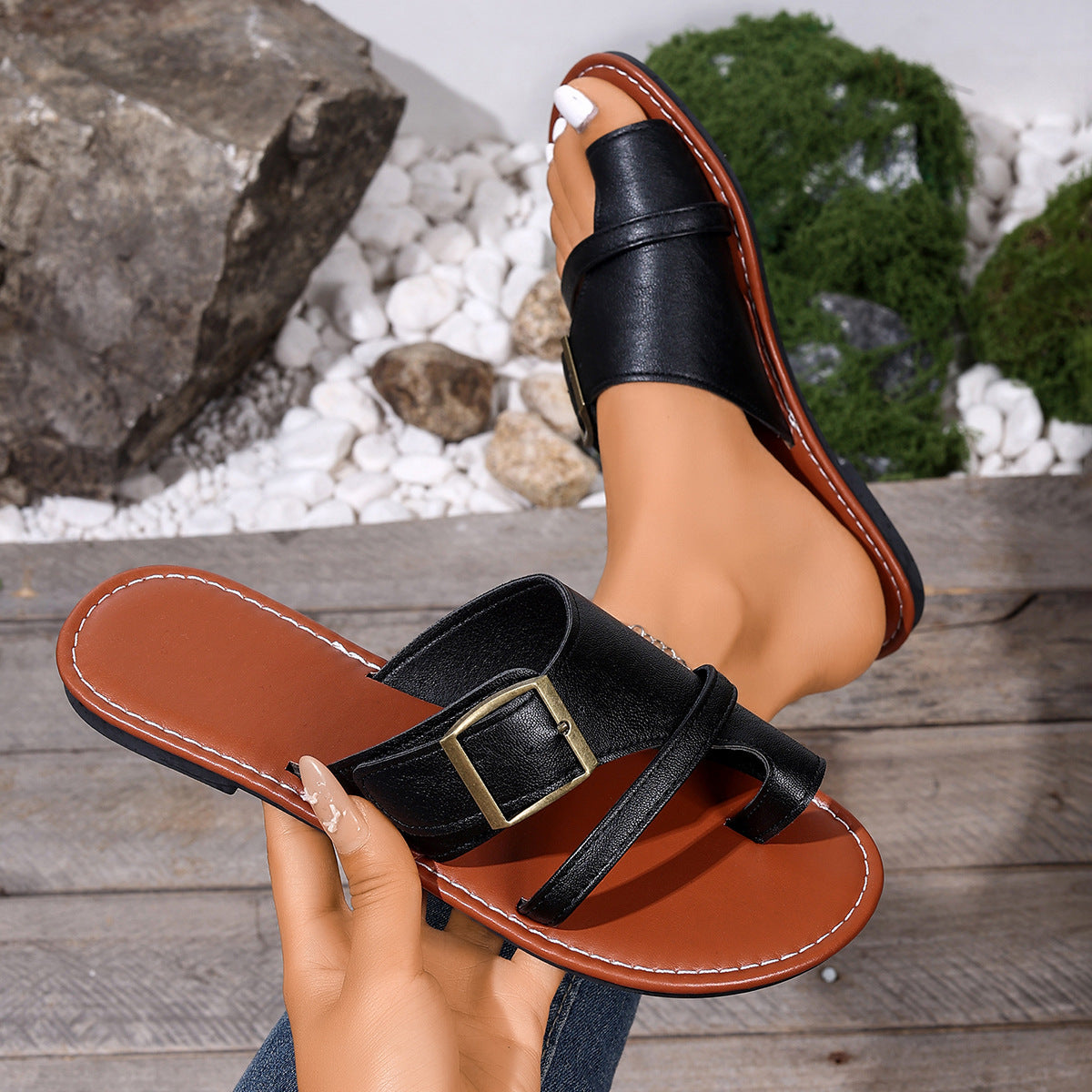 Buckle Decor Toe Loop Sandals