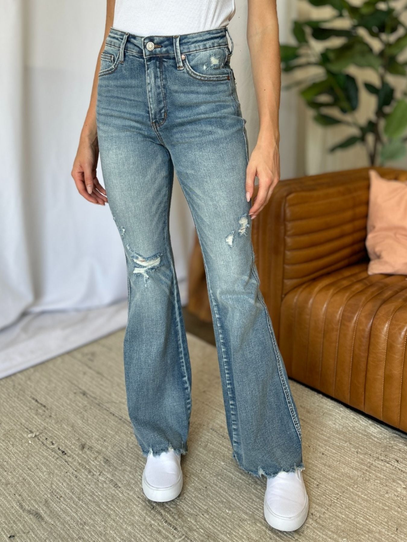 Judy Blue Flare Jeans Women's Medium Rise Tummy Control — Everyday Wear