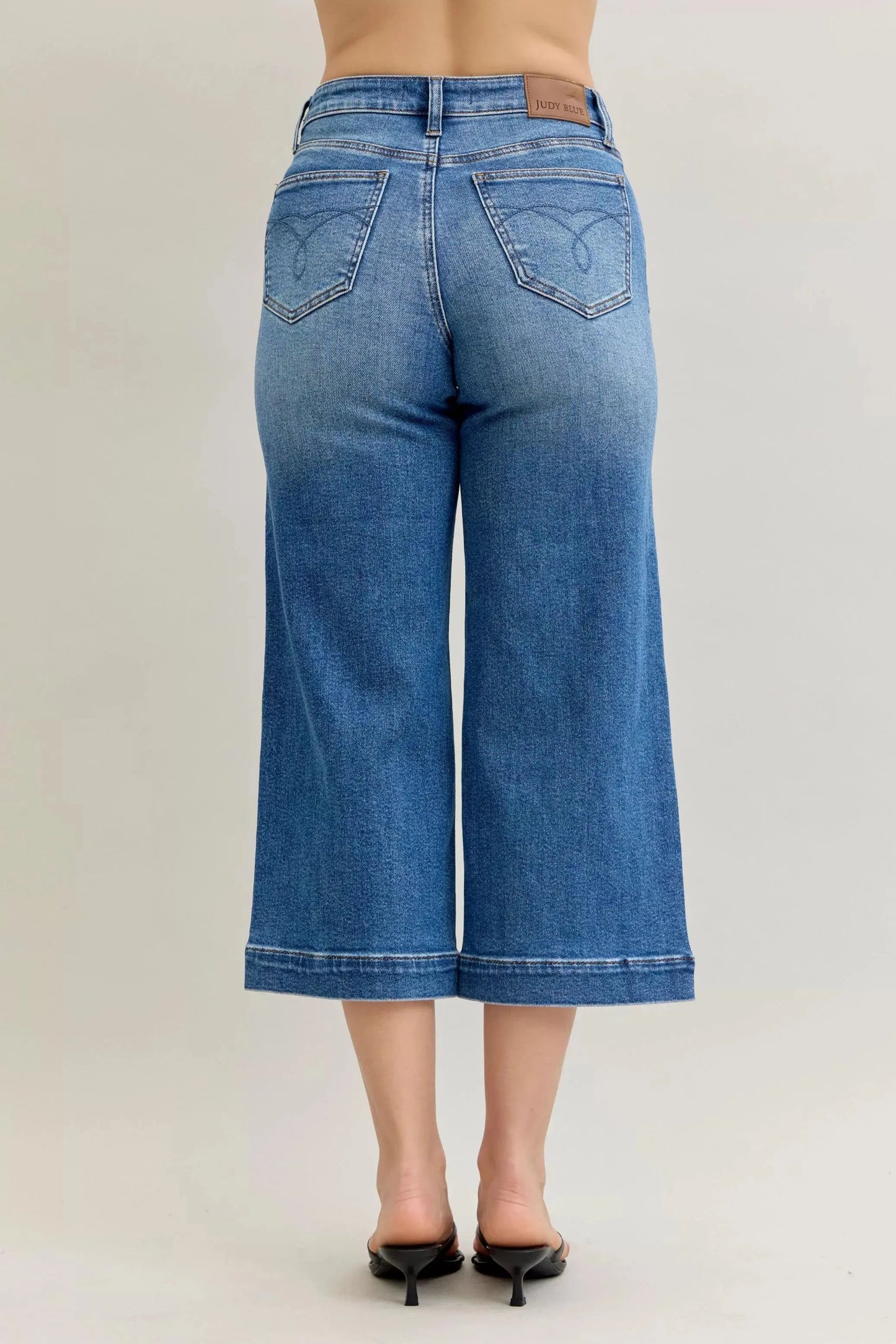 Judy Blue Jeans - Mid Rise Crop Wide Leg Jeans