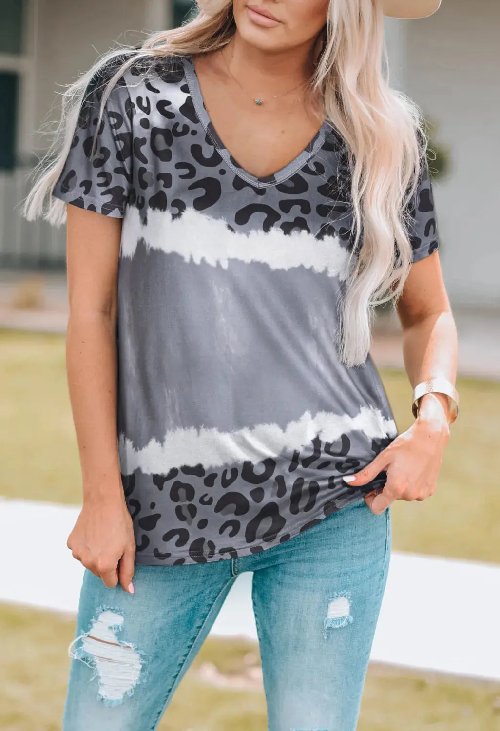 T-Shirts Trendsi Leopard Print V-Neck Tee