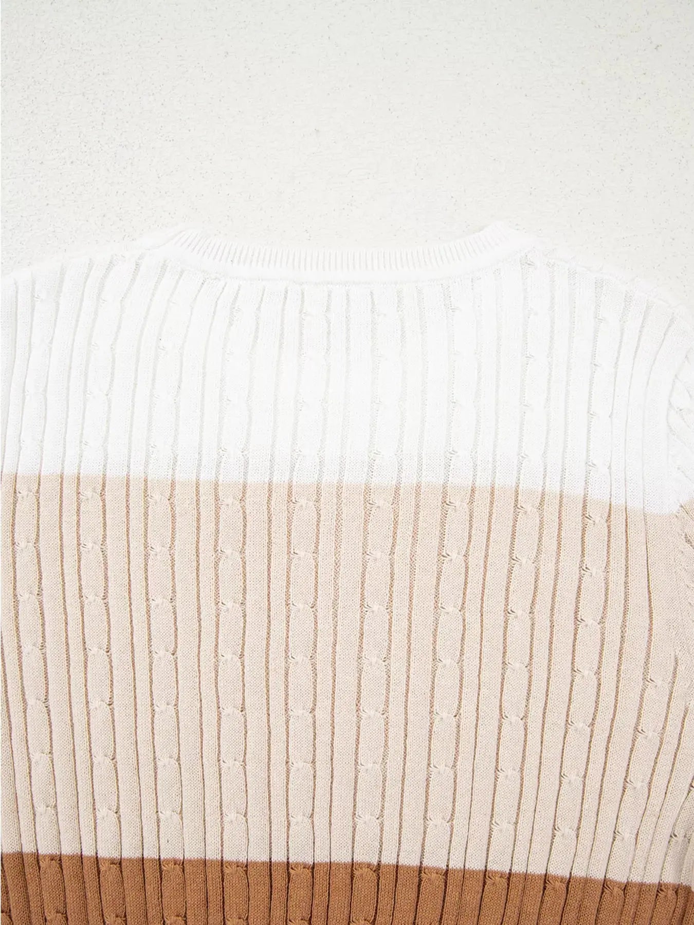 Colorblock Round Neck Cable Knit Sweater