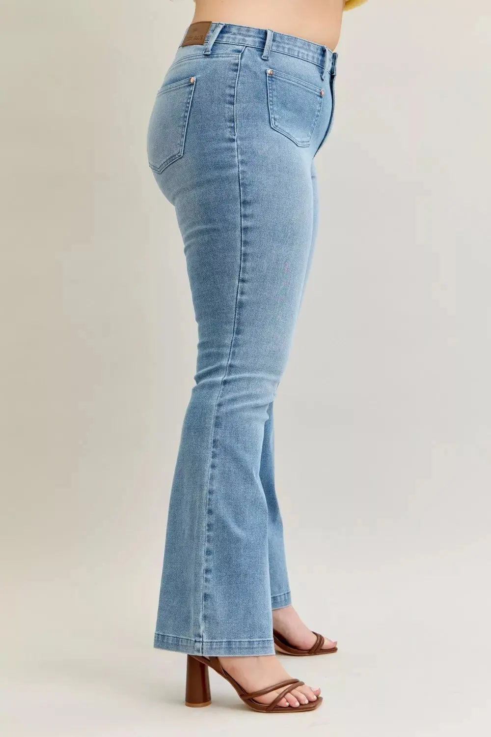 Judy Blue Jeans - Full Size Mid Rise Bootcut Jeans with Contrast Wash & Front Patch Pockets