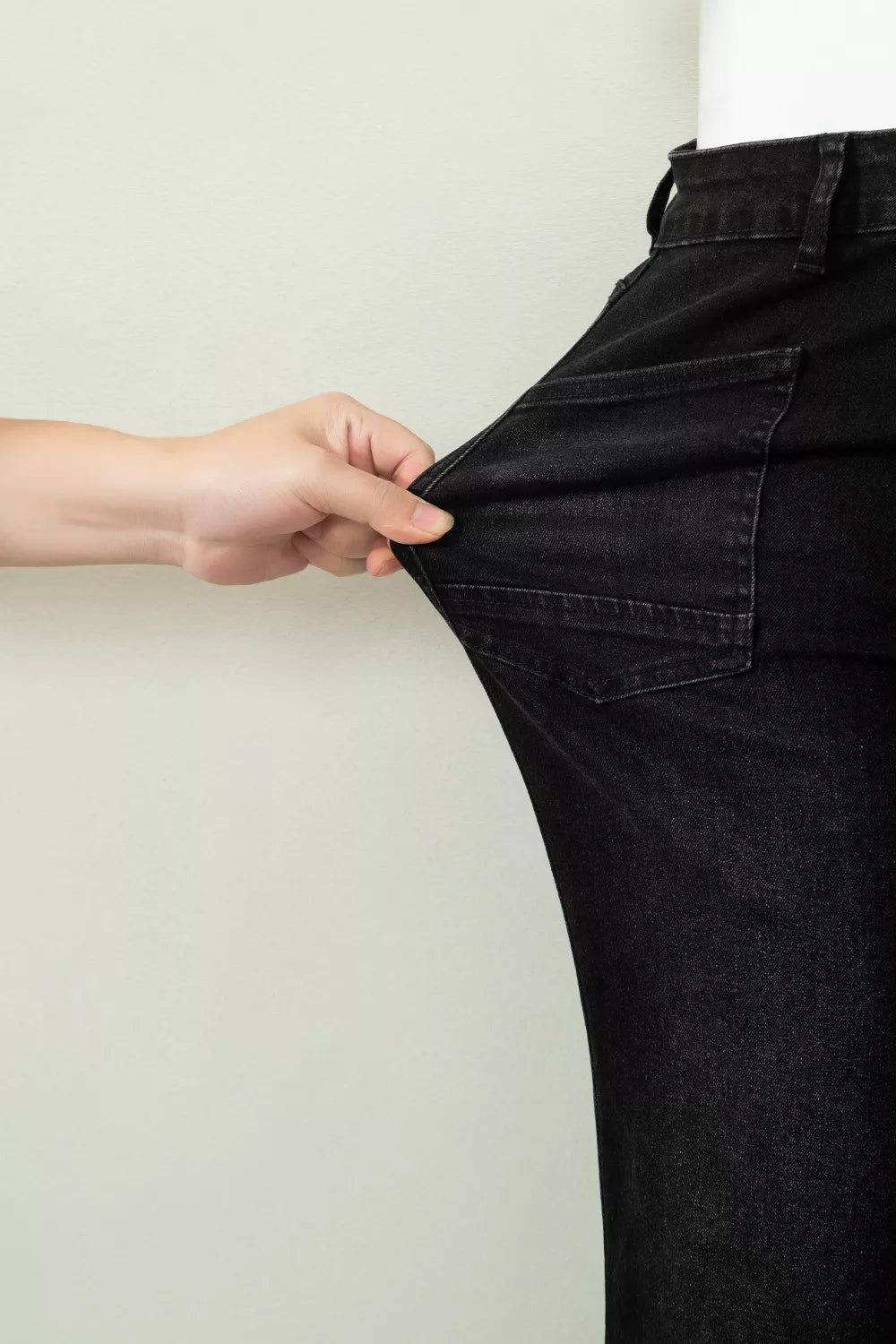 Raw Hem Cropped Straight Leg Jeans