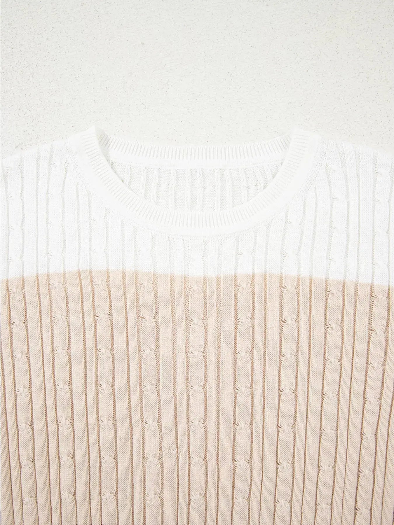 Colorblock Round Neck Cable Knit Sweater