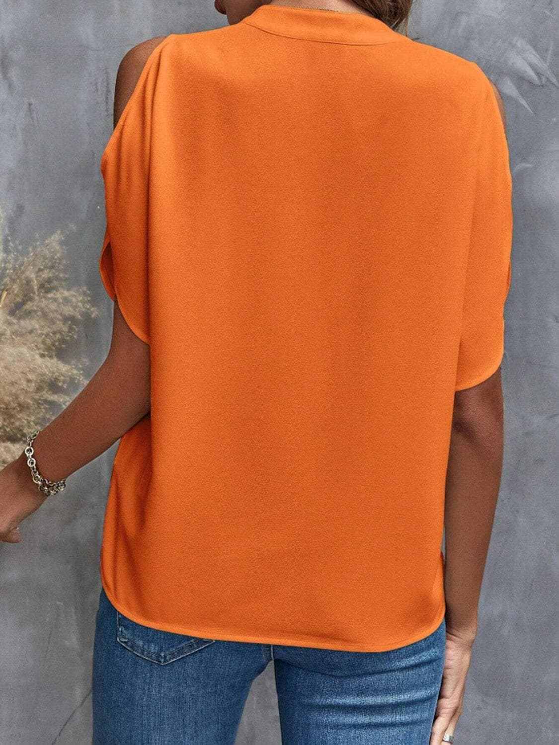 T-Shirts Trendsi just arrived - Chic notched cold shoulder blouse
