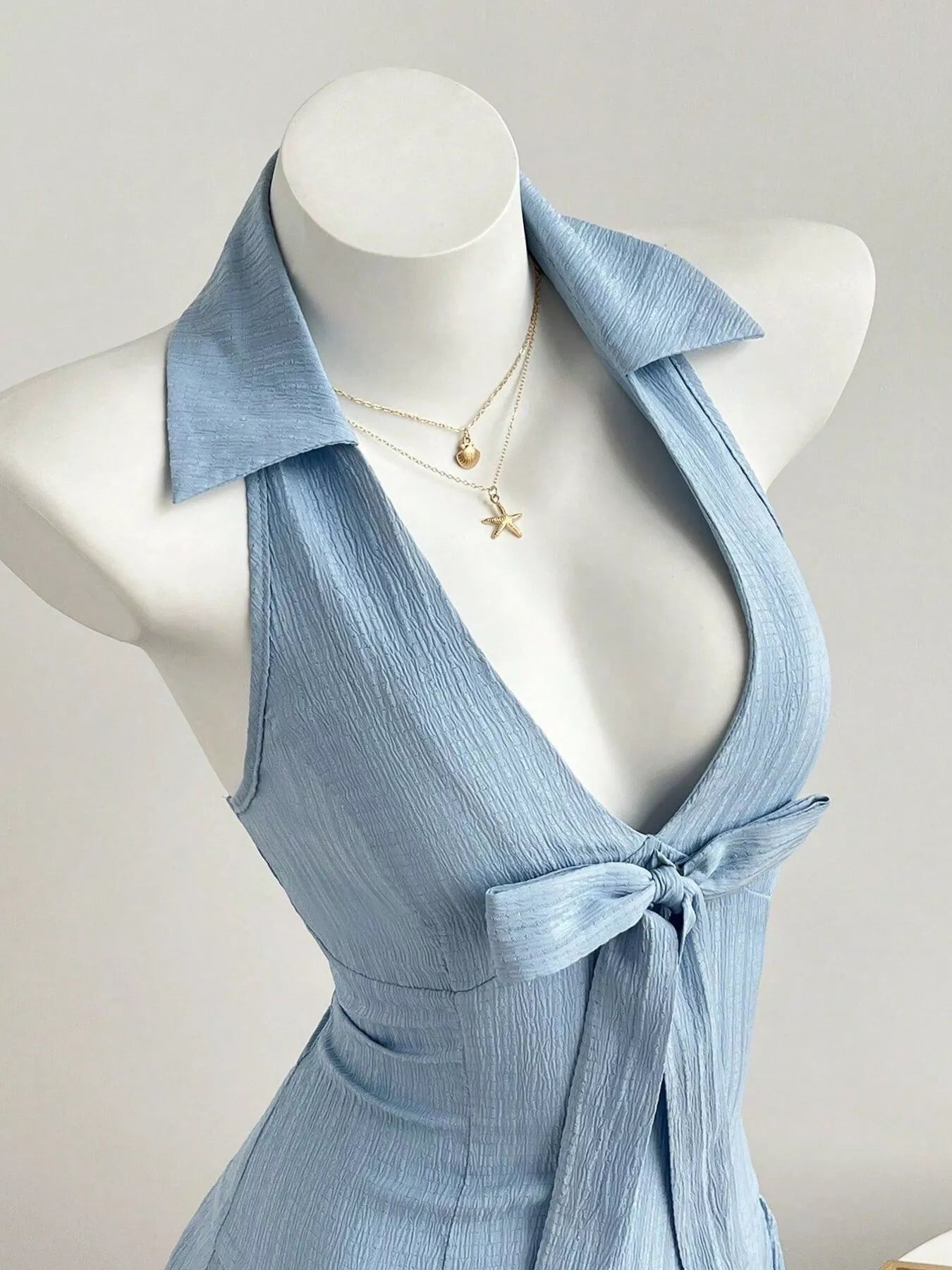 Blue Halter Neck Bow Tie Pleated Mini Dress