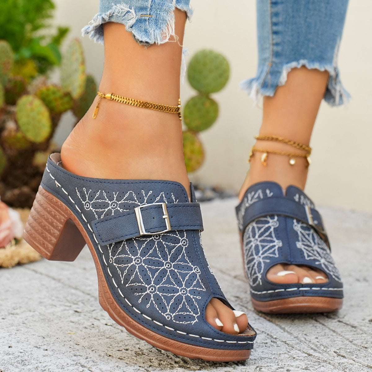 Buckle Decor Block Heel Sandals