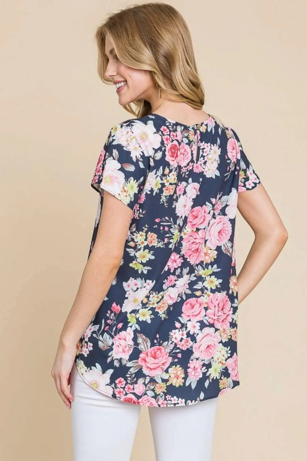 T-Shirts Trendsi just arrived - BOMBOM Floral Round Neck Short Sleeve T-Shirt