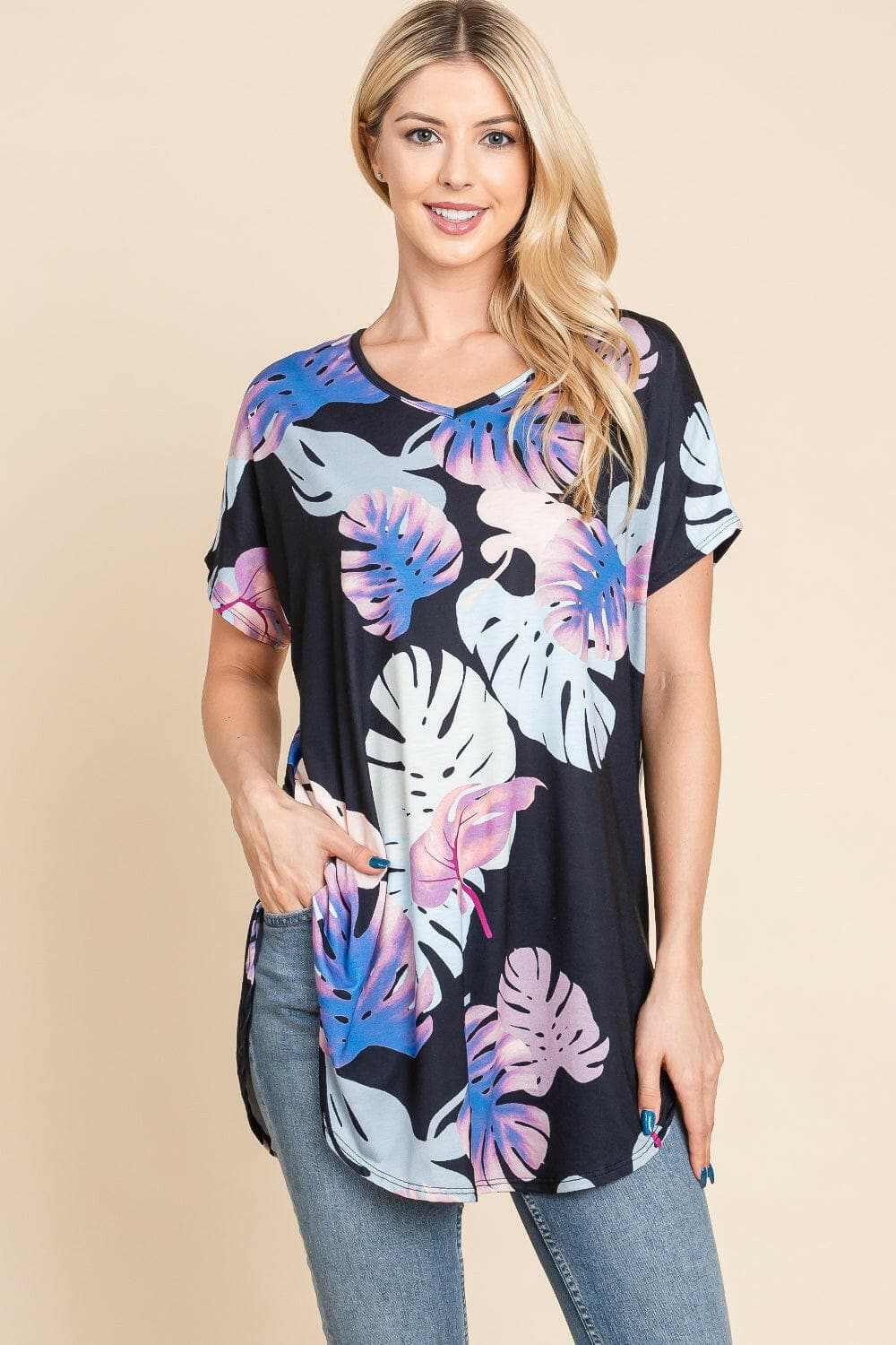 T-Shirts Trendsi Shorts - BOMBOM Printed Round Neck Short Sleeve T-Shirt