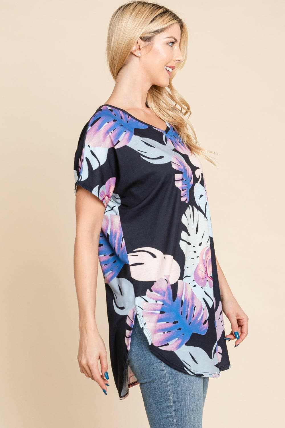 T-Shirts Trendsi Shorts - BOMBOM Printed Round Neck Short Sleeve T-Shirt