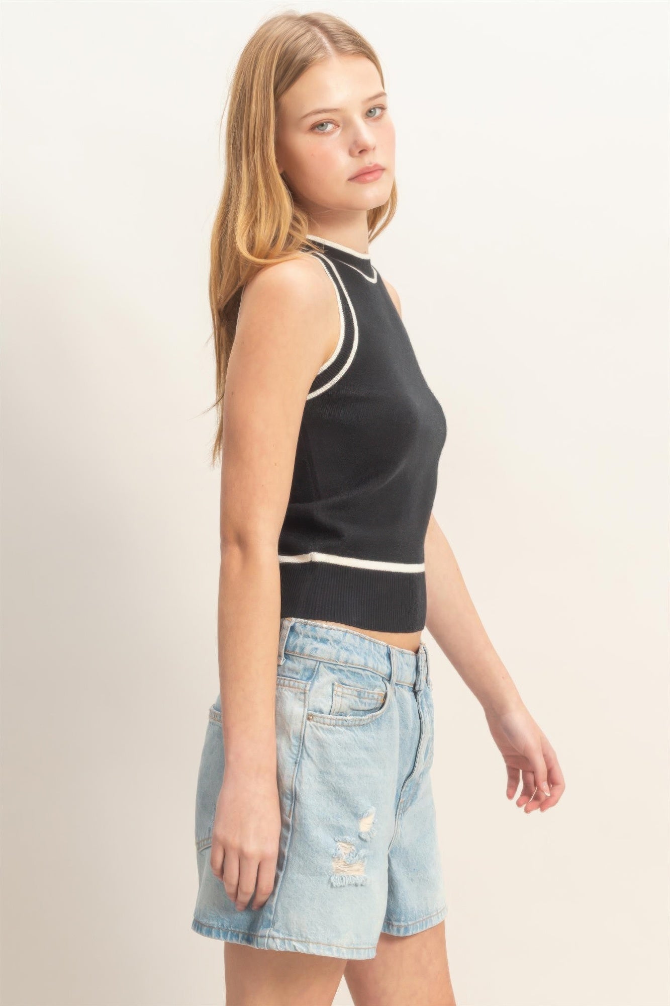 Contrast Trim Sleeveless Ribbed Top