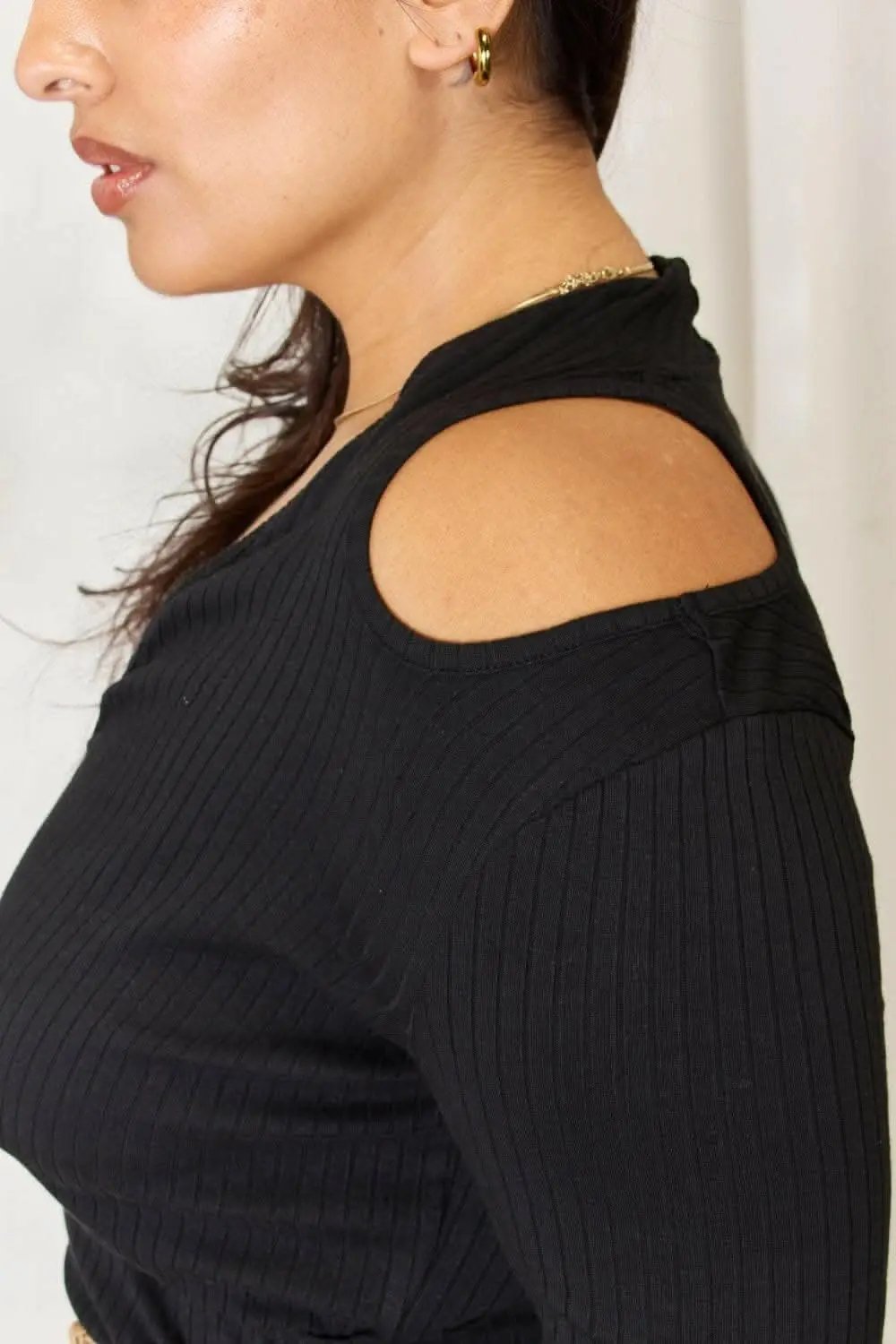 Women's Ribbed Top Ribbed Top - Cold Shoulder - Chic Premium Quality