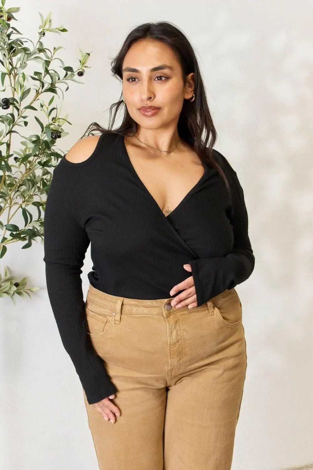 Women's Ribbed Top Ribbed Top - Cold Shoulder - Chic Premium Quality