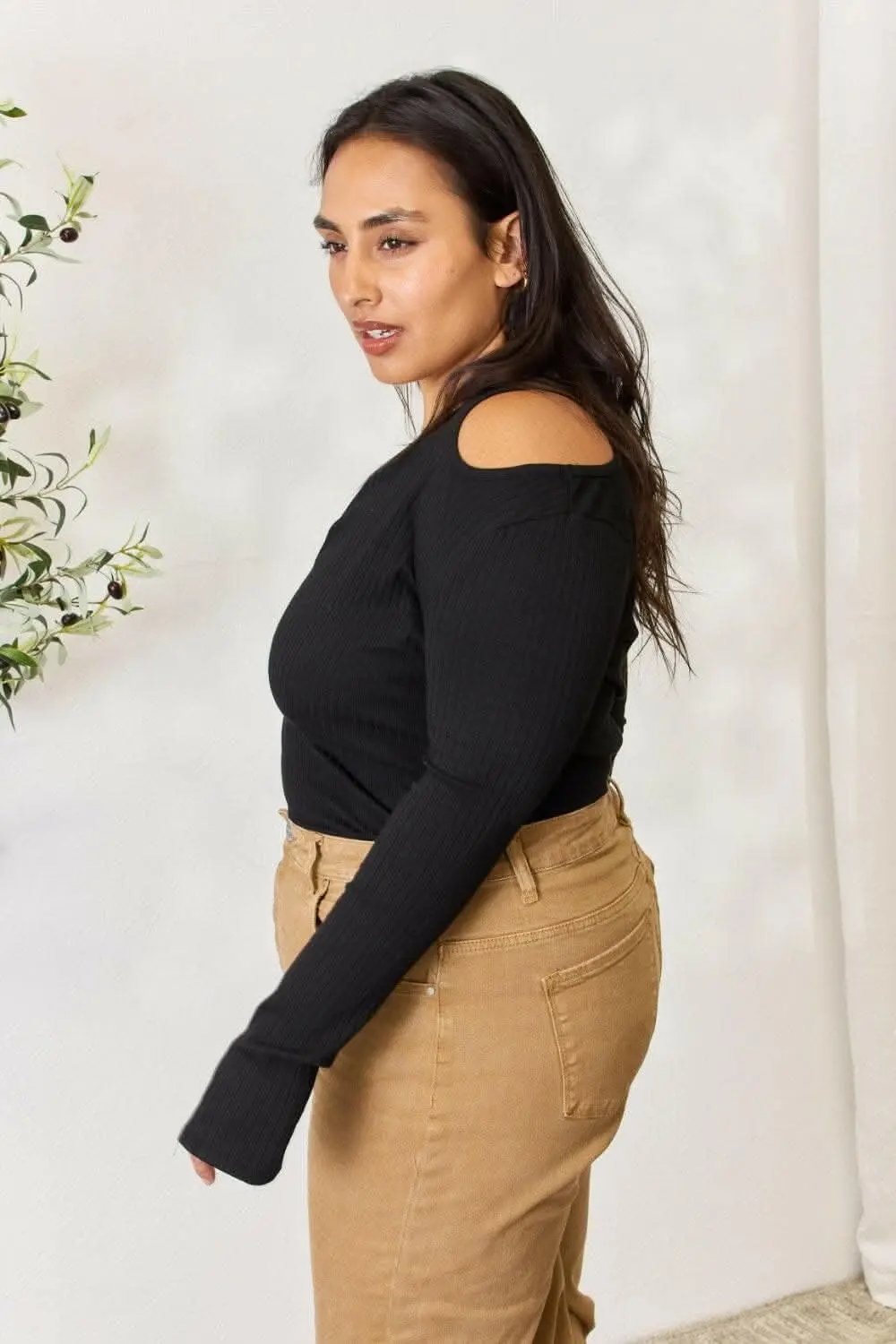 Women's Ribbed Top Ribbed Top - Cold Shoulder - Chic Premium Quality