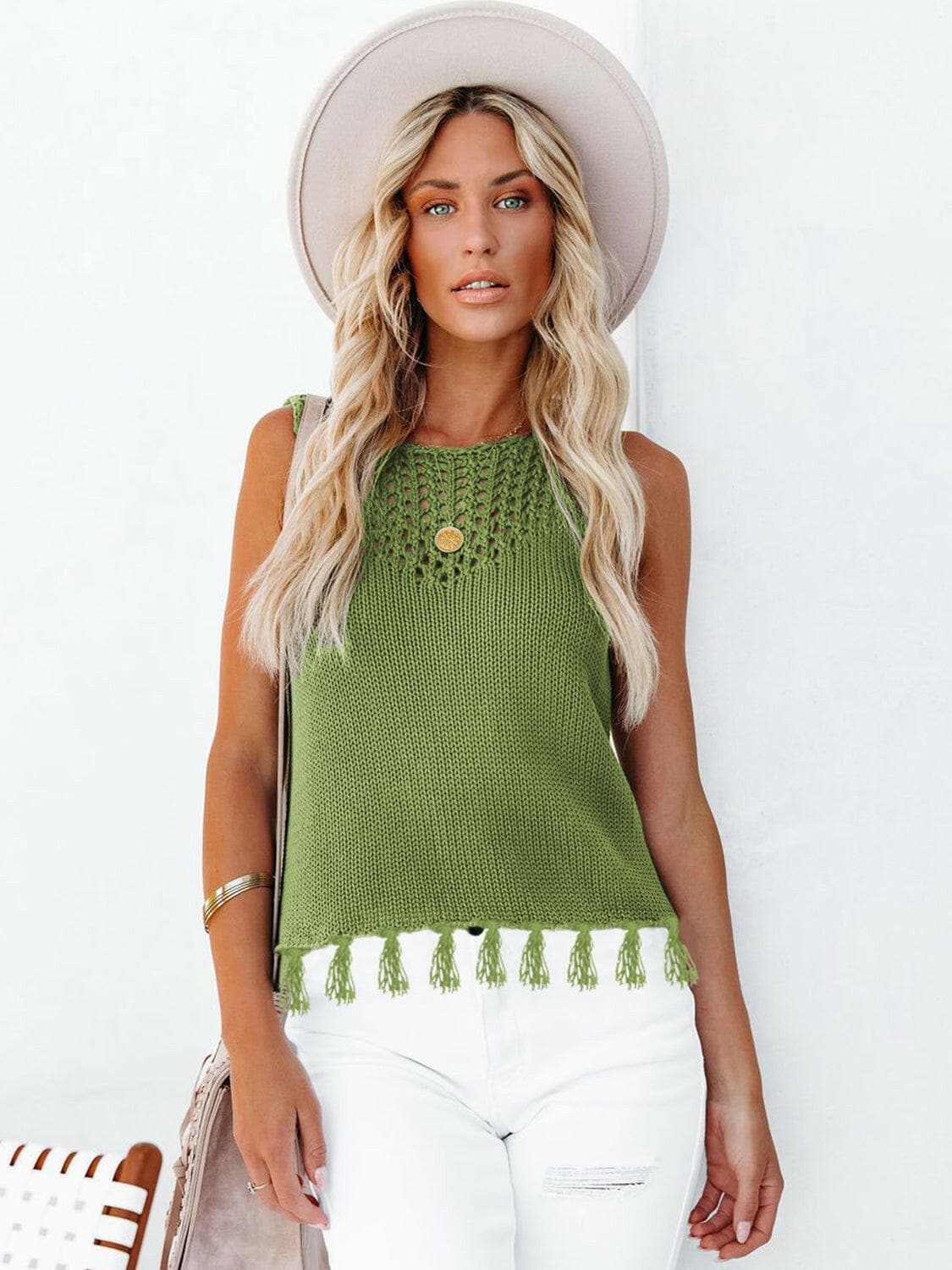 T-Shirts Trendsi just arrived - Chic cutout tank with tassels