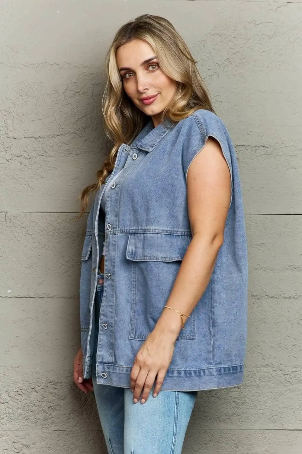 Trendsi Denim Sleeveless Top With Pockets — Casual Summer Style