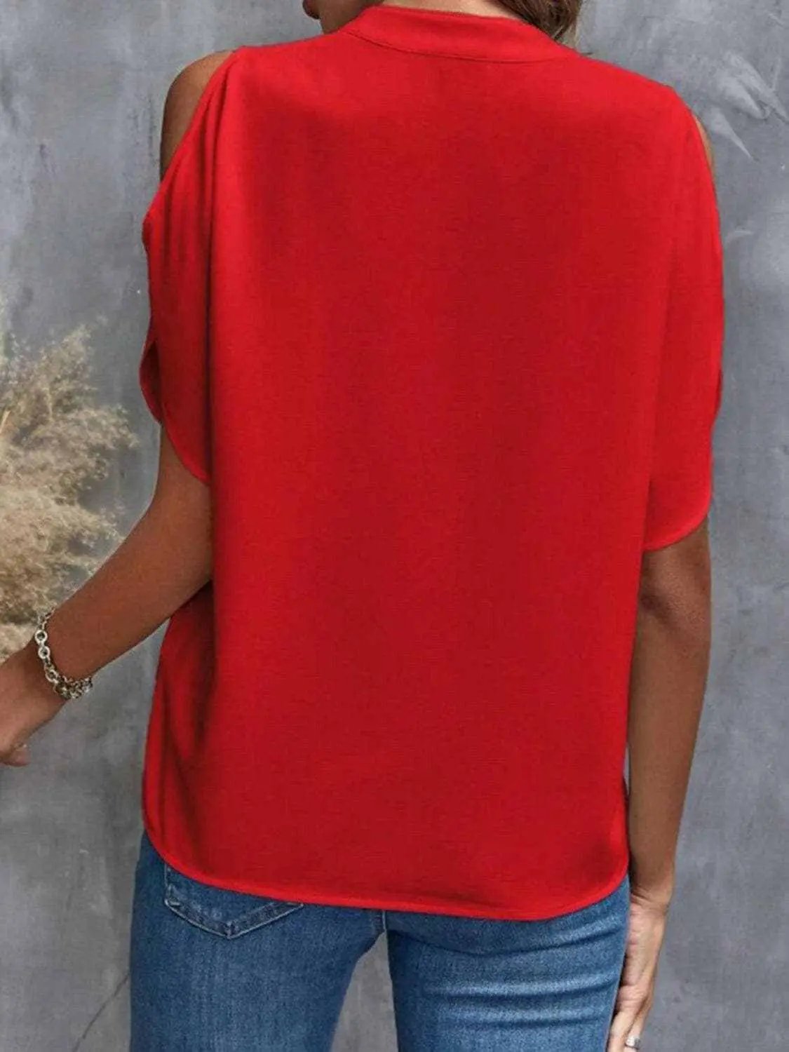T-Shirts Trendsi just arrived - Chic notched cold shoulder blouse