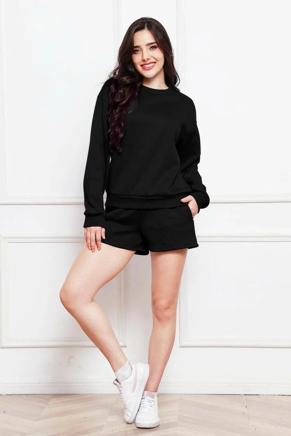 T-Shirts Trendsi Cozy sweatshirt and shorts set