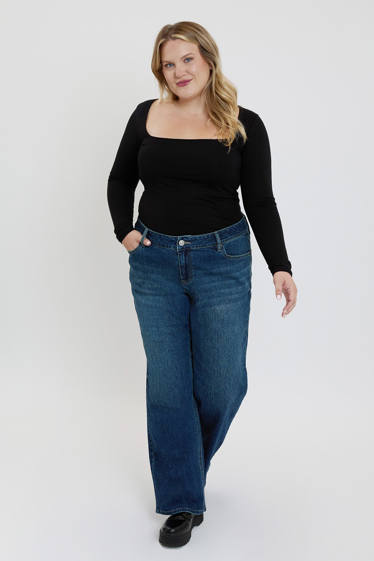 Women's Plus Luxe Wide Leg Jeans