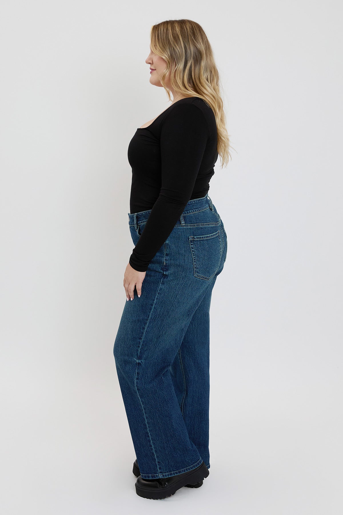 Women's Plus Luxe Wide Leg Jeans