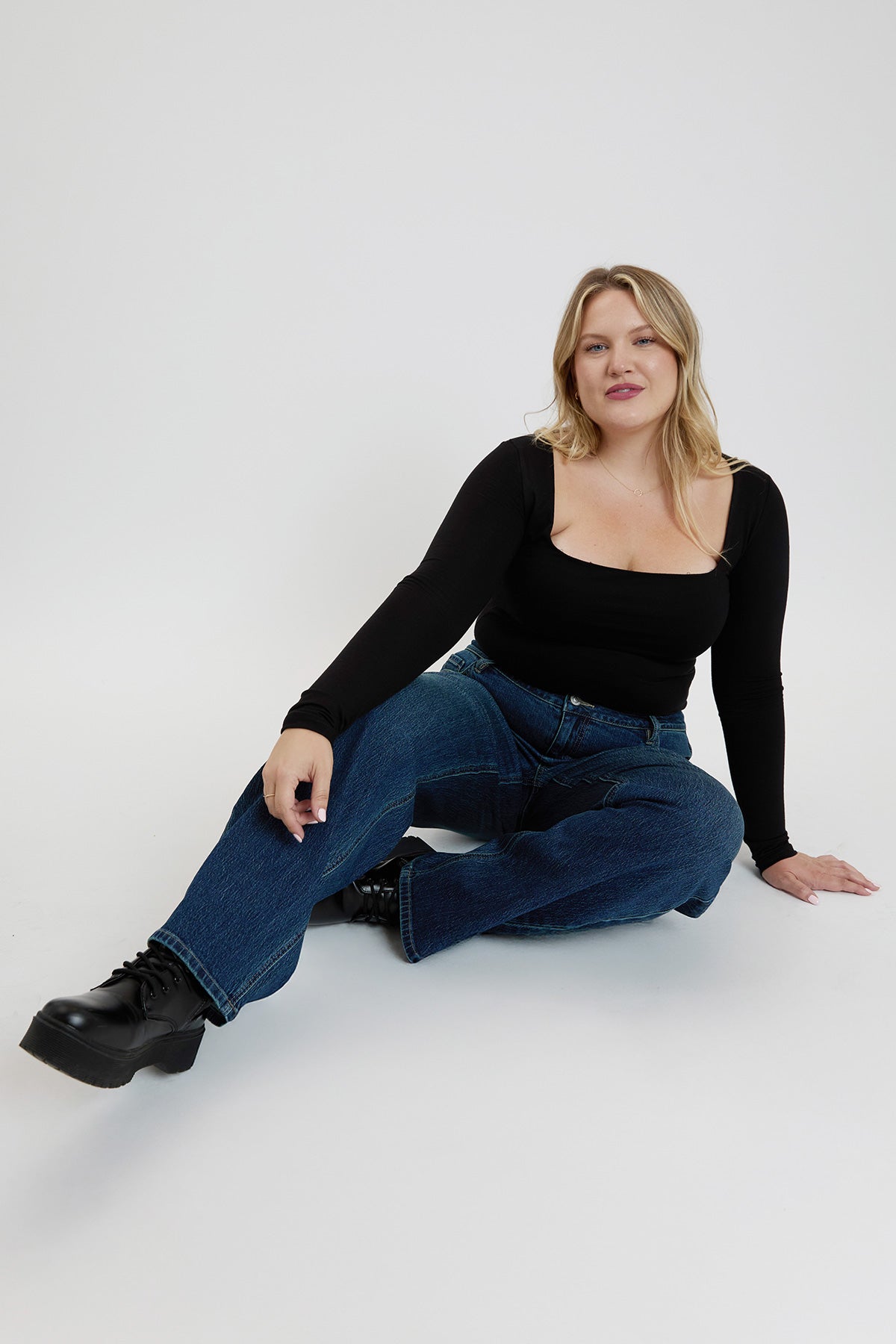 Women's Plus Luxe Wide Leg Jeans