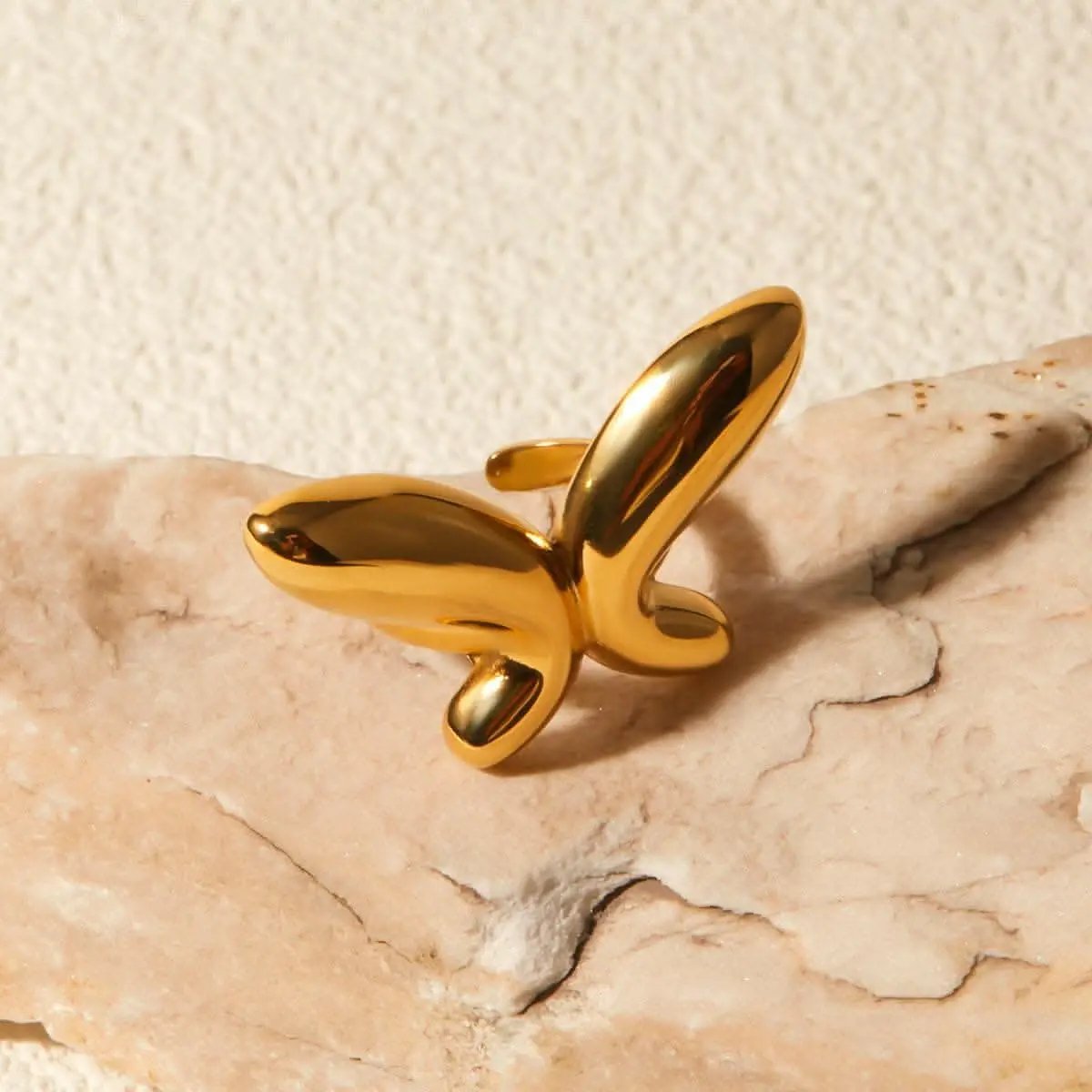 Butterfly Ring 18K Gold Delicate Design — Elegant Statement Piece