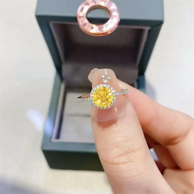 T-Shirts Trendsi just arrived - Elegant Moissanite Ring - 1 Carat