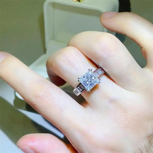 T-Shirts Trendsi just arrived - Elegant Moissanite Square Ring