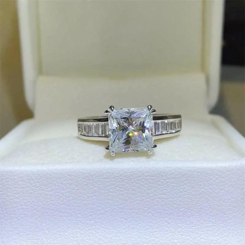 T-Shirts Trendsi just arrived - Elegant Moissanite Square Ring