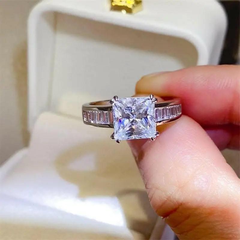 T-Shirts Trendsi just arrived - Elegant Moissanite Square Ring
