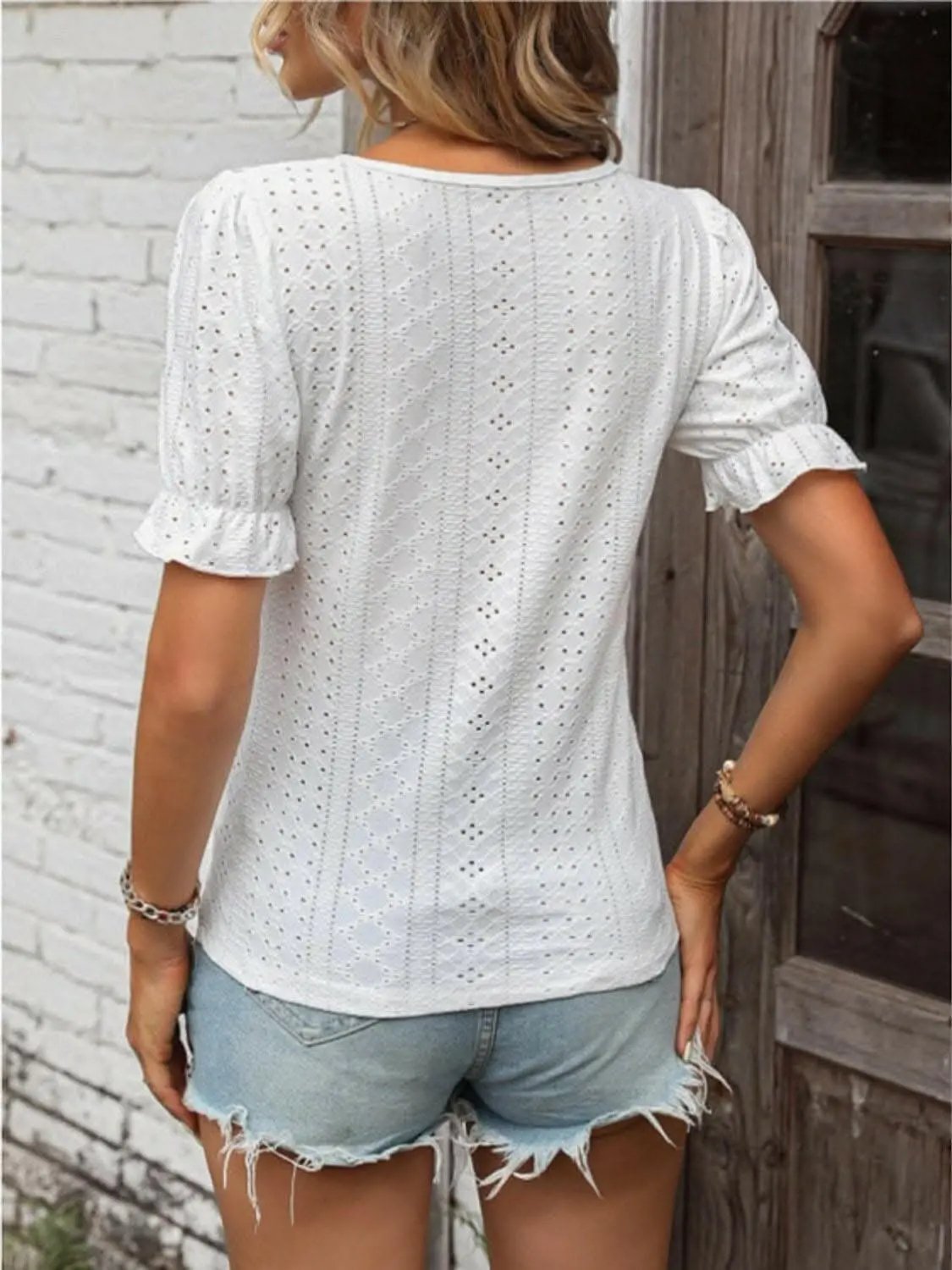 T-Shirts Trendsi Color - Elegant eyelet lace v-neck top