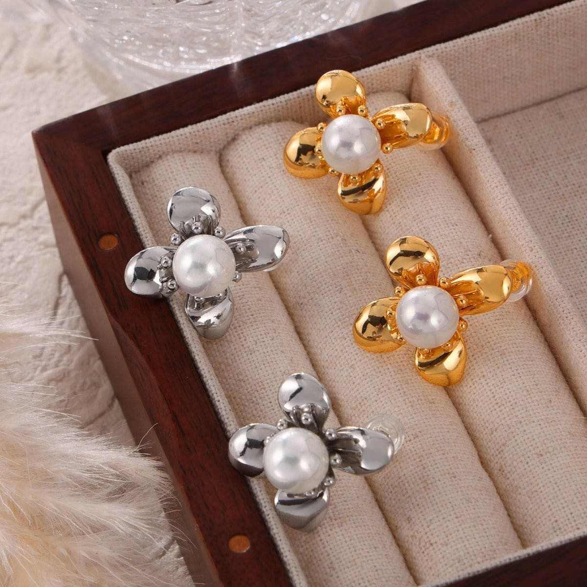 T-Shirts Trendsi just arrived - Elegant floral titanium earrings