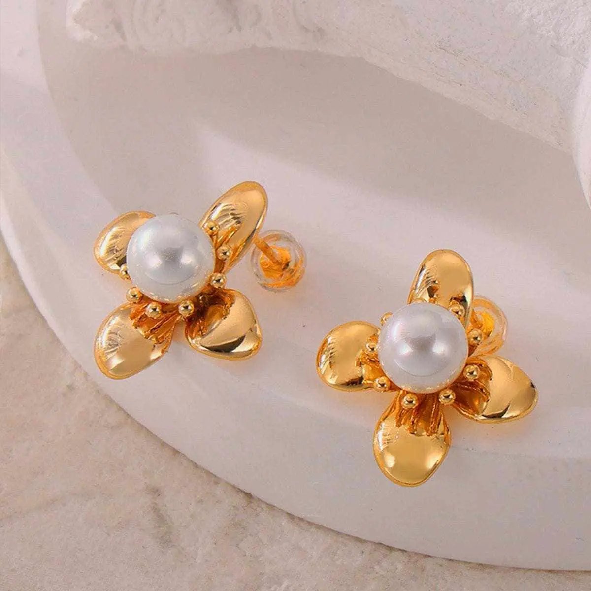 T-Shirts Trendsi just arrived - Elegant floral titanium earrings