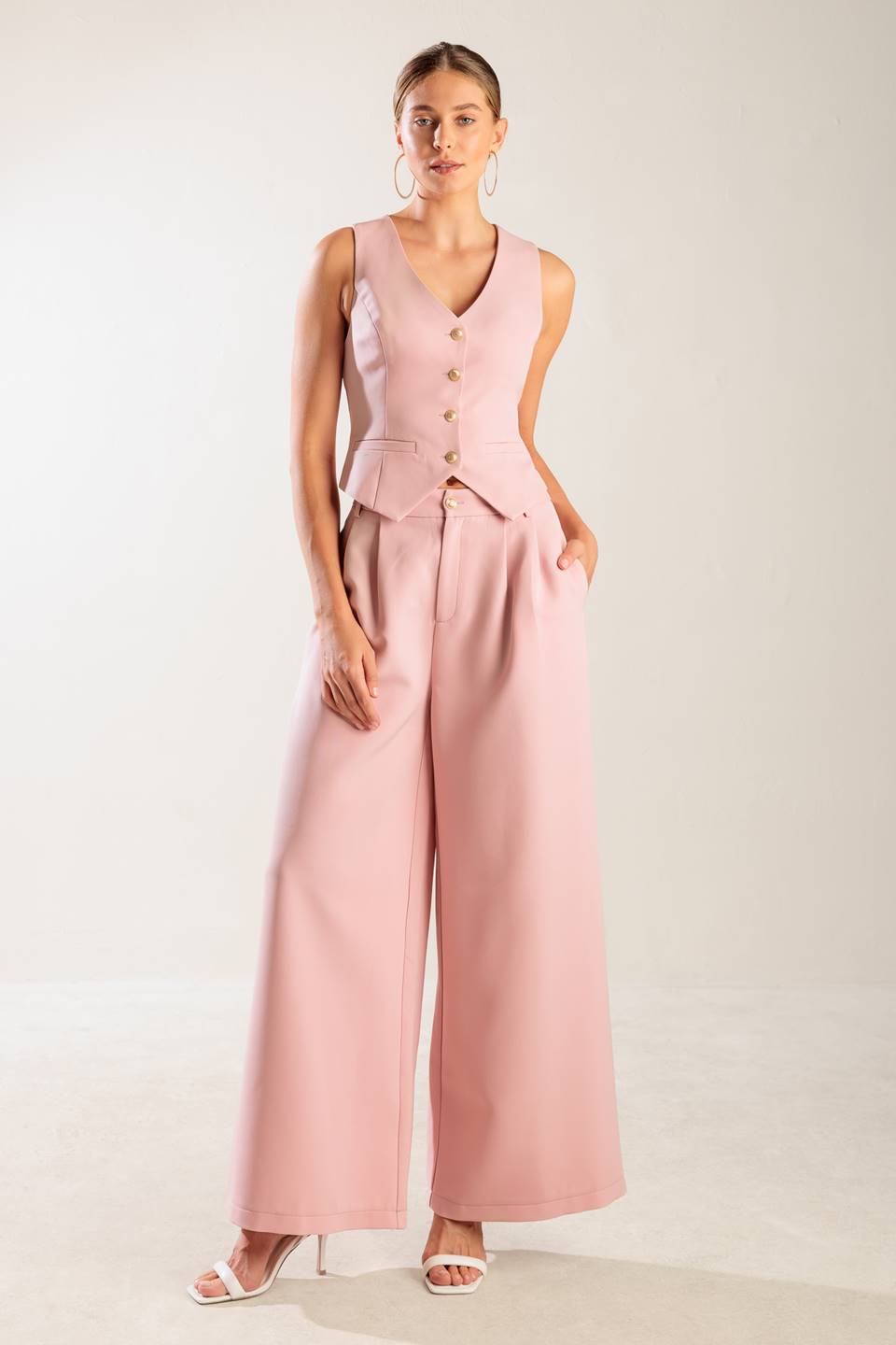 IN MY OWN WORLD WOVEN VEST